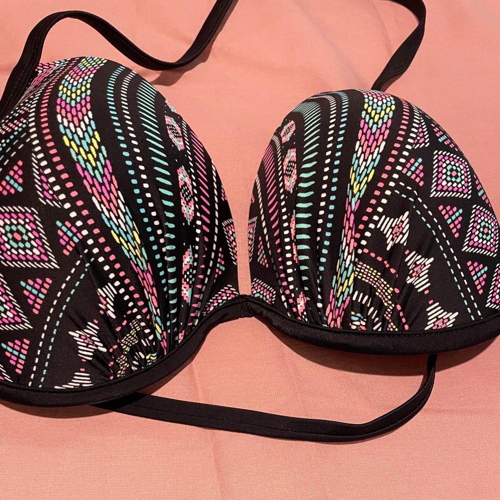 Women’s bikini top Size D/DD